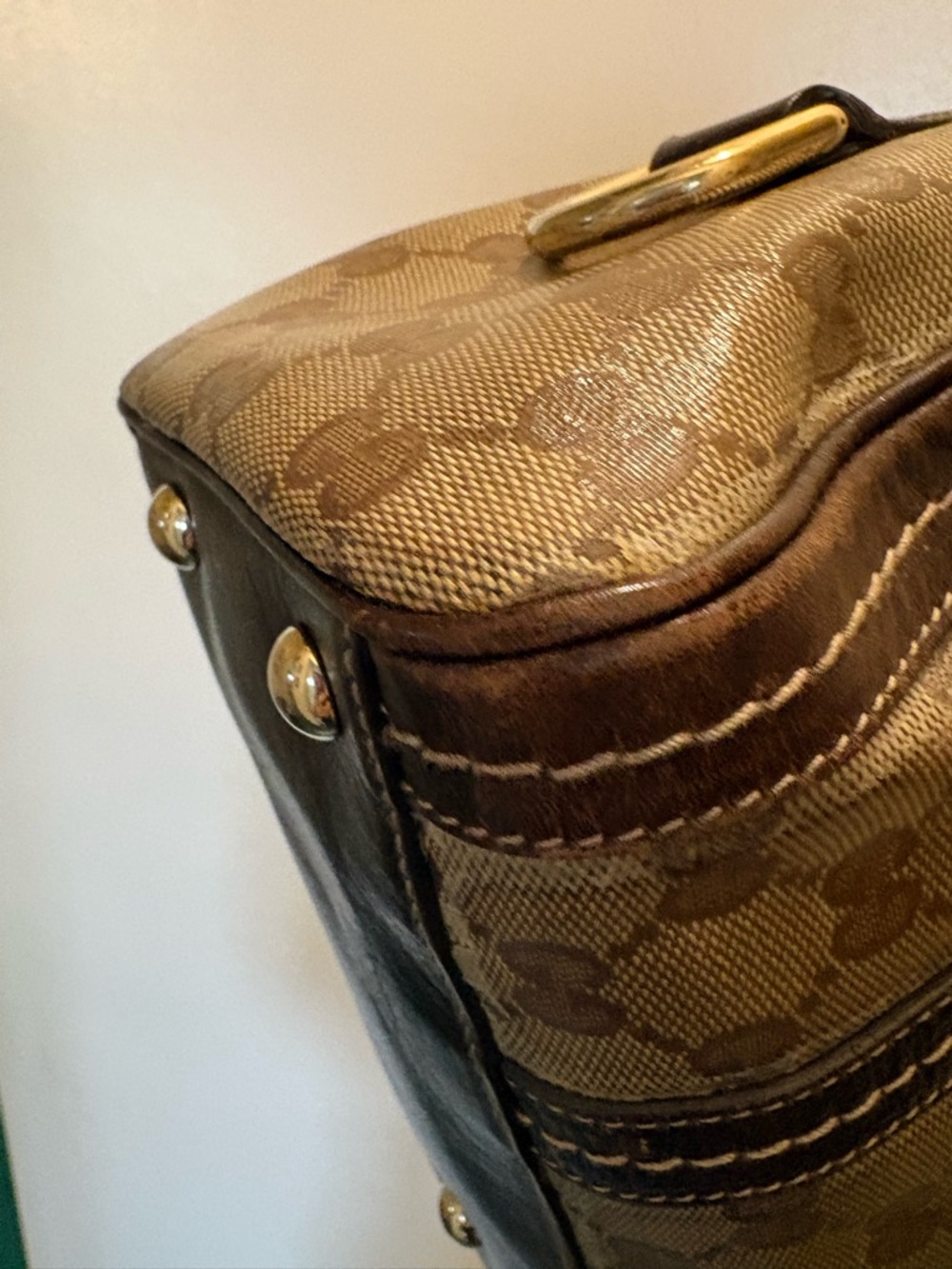 Gucci Brown Monogram Satchel with Gold Bow Accent. Authentic, Vintage Beautiful! - Picture 6 of 16